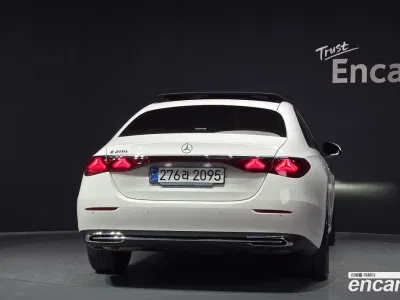 2025 Mercedes-Benz E-Class E200 Avantgarde, фото 3, лот 10057314