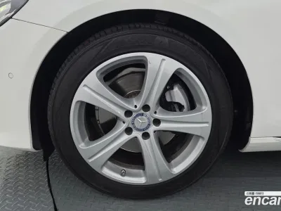 2017 Mercedes-Benz E-Class E200 Avantgarde, фото 4, лот 10053635