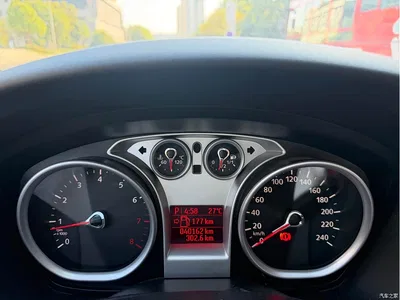 2013 Ford Focus Hatchback Classic 1.8L Automatic Base, фото 4, лот 10298011