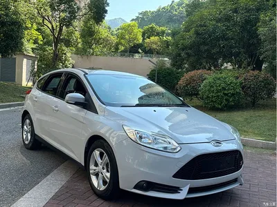 2015 Ford Focus Hatchback 1.6L Manual Comfort, фото 3, лот 10296850