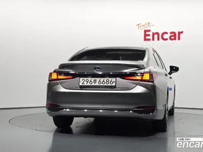 2019 Lexus ES 300h Supreme, фото 3, лот 11583953