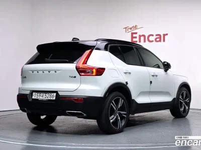 2020 Volvo XC40 T4 R-Design, фото 2, лот 10519550