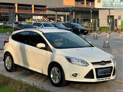 2012 Ford Focus Hatchback 1.6L Automatic Comfort, фото 3, лот 10297013