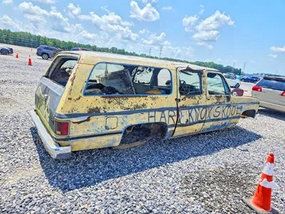 1983 CHEVROLET SUBURBAN K2, фото 3, лот 10976423