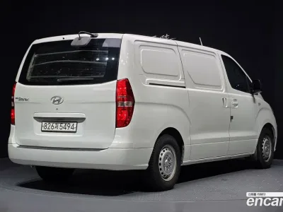 2010 Hyundai Starex 3-Seater VAN, фото 2, лот 10177992