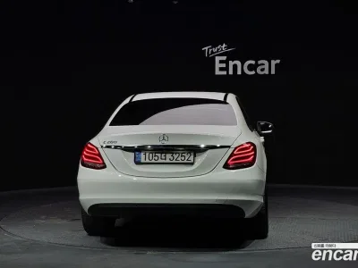 2017 Mercedes-Benz C-Class C200, фото 2, лот 10039911