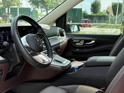 2024 Mercedes-Benz V-Class V 300 L Long Wheelbase Luxury Edition, фото 4, лот 10399008