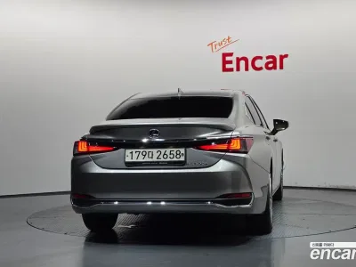 2023 Lexus ES 300h Luxury Plus, фото 4, лот 10203213