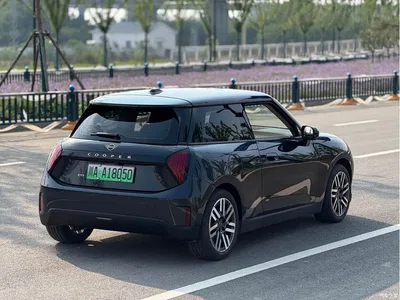 2025 MINI Electric MINI COOPER Model 456km COOPER E Classic, фото 3, лот 11168741