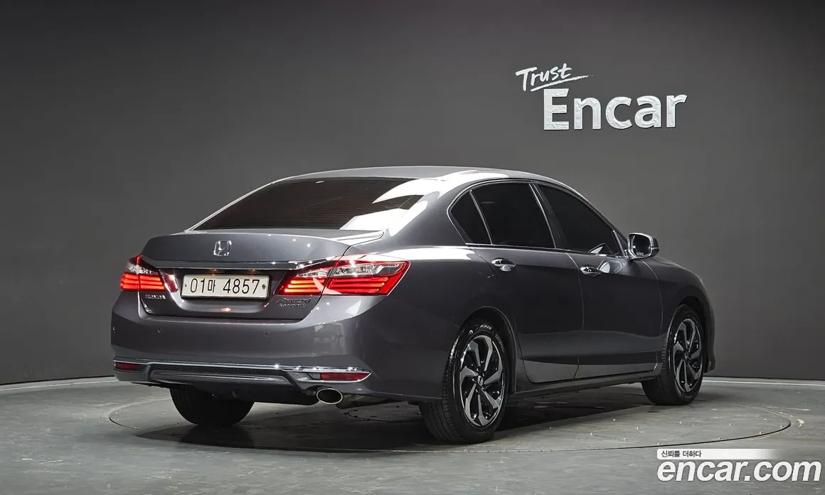 2017 Honda Accord 2.4, фото 2, лот 10523728