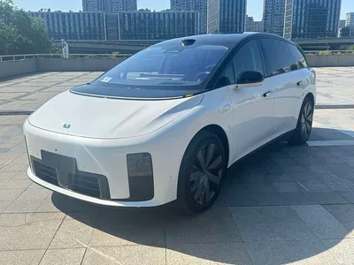 2025 Li Auto Li i8 Standard Edition, фото 1, лот 10822622
