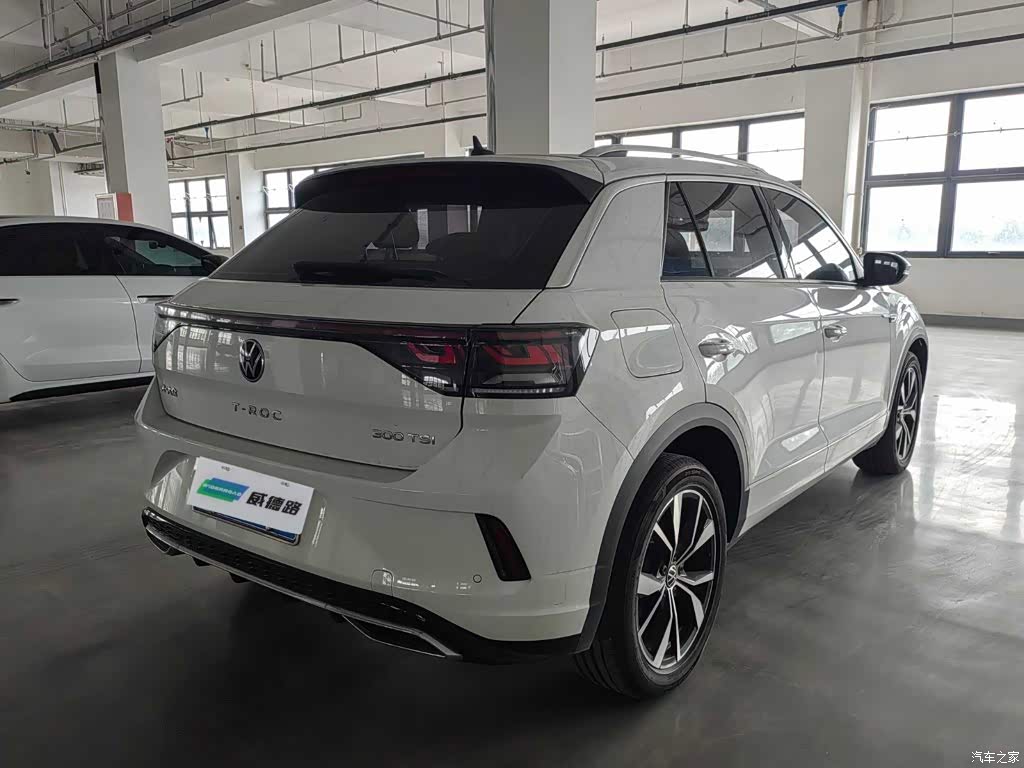 2024 Volkswagen T-ROC 300TSI DSG 2WD Morning Light Edition, фото 3, лот 11219040