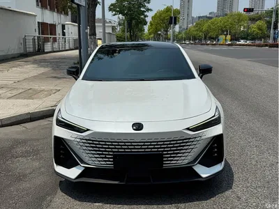 2022 Changan UNI-V 1.5T Premium Model, фото 2, лот 10463688