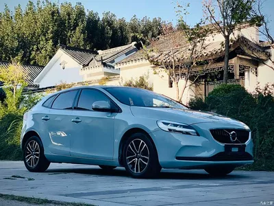 2018 Volvo V40 T3 Inscription Edition, фото 3, лот 10365883