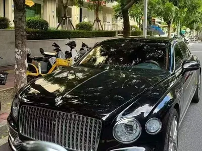 2022 Bentley Flying Spur, фото 2, лот 10243053