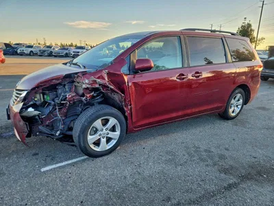 2013 TOYOTA SIENNA LE, фото 1, лот 10493011