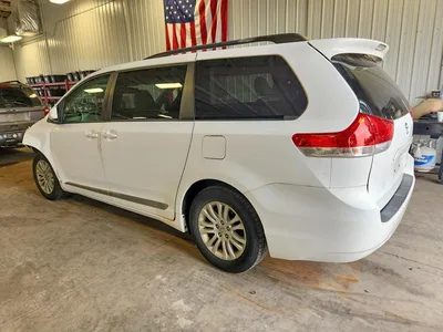 2011 TOYOTA SIENNA XLE 8-PASSENGER, фото 2, лот 10581922