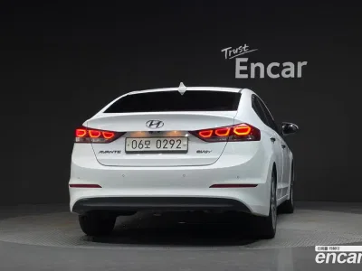 2016 Hyundai AVANTE 1.6 e-VGT Premium, фото 4, лот 10234332