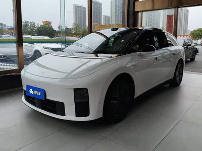 2025 Li Auto i6 2WD Base Model, фото 1, лот 11103150