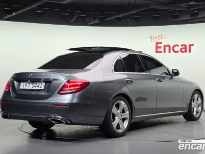 2017 Mercedes-Benz E-Class E220d Avantgarde, фото 2, лот 10223844
