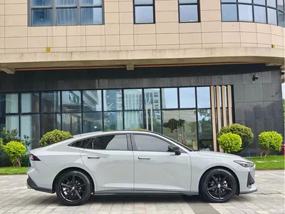 2022 Changan UNI-V 1.5T Premium Model, фото 2, лот 10830820