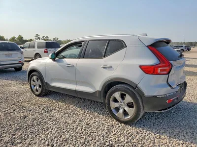 2022 VOLVO XC40 T4 MOMENTUM, фото 2, лот 10876190