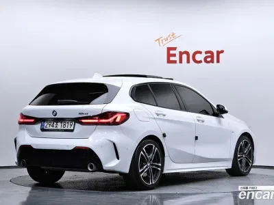 2022 BMW 1-Series 120i M Sports, фото 2, лот 10040230