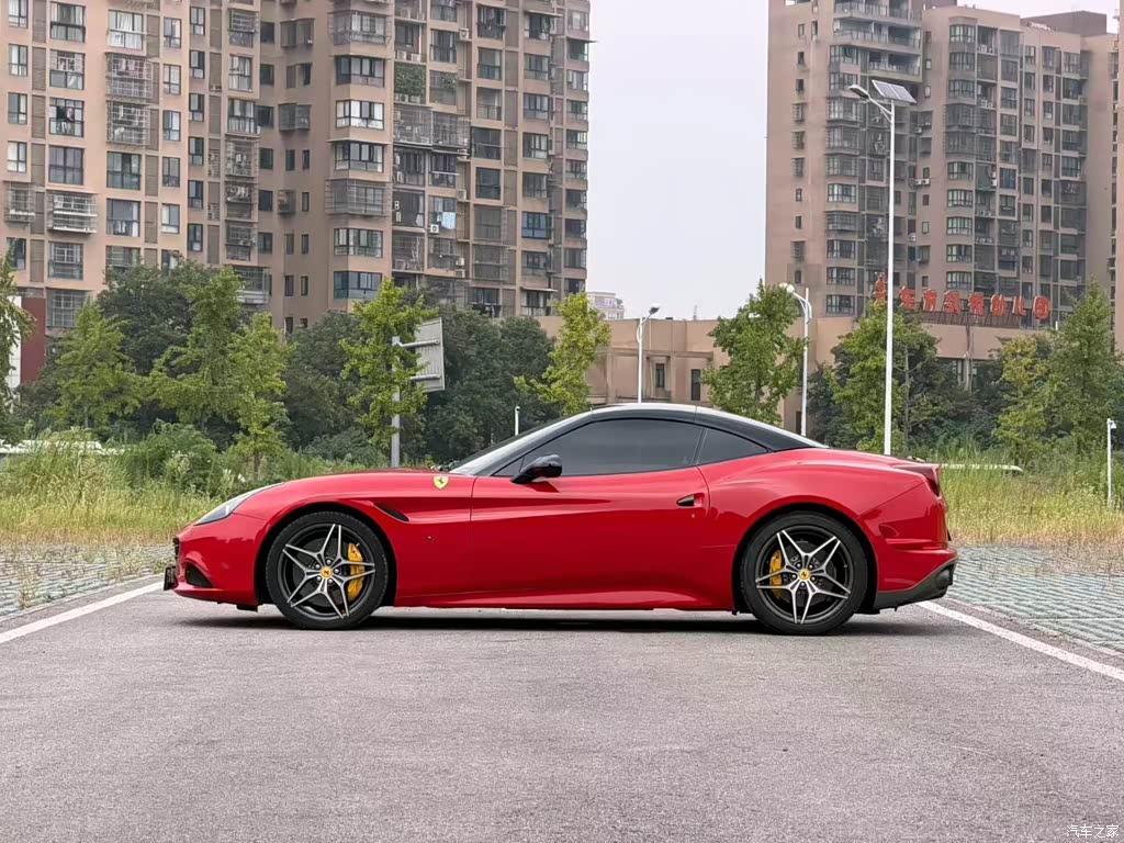 2015 Ferrari California T 3.9T Standard, фото 3, лот 11184327