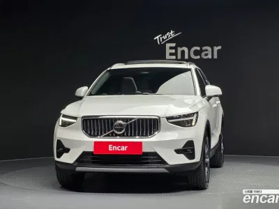 2025 Volvo XC40 B4 Ultra Bright, фото 3, лот 10116282