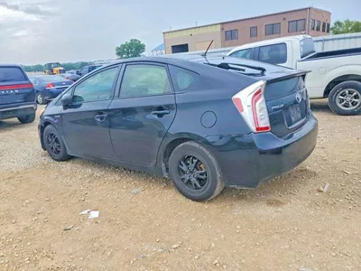 2015 TOYOTA PRIUS TWO, фото 2, лот 10541045
