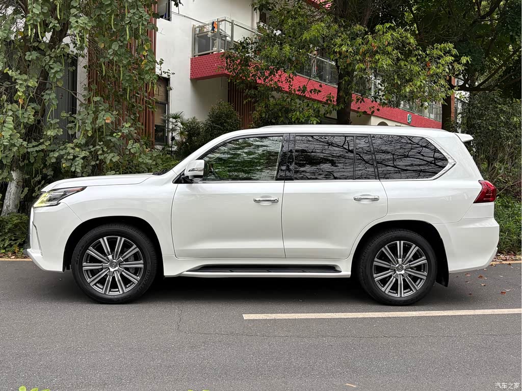 2016 Lexus LX 570 Luxury Premium Edition, фото 3, лот 11178896