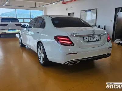 2017 Mercedes-Benz E-Class E220d Avantgarde, фото 4, лот 10074419
