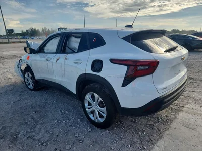 2024 CHEVROLET TRAX LS, фото 2, лот 10705846