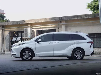 2021 Toyota Sienna 2.5L Hybrid Platinum Edition, фото 2, лот 11081622