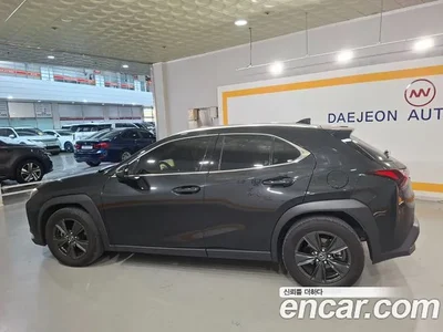 2025 Lexus UX 300h 2.0 2WD, фото 3, лот 10033186