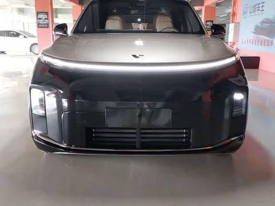 2026 Li Auto Li Xiang L9 Base Model, фото 2, лот 10830377