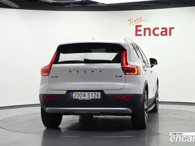 2023 Volvo XC40 B4 Ultimate Bright, фото 4, лот 10196647