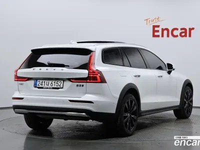 2024 Volvo V60 B5 Ultimate AWD, фото 1, лот 10129018