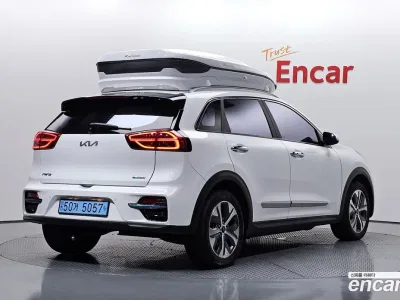 2022 Kia Niro Noblesse, фото 2, лот 10227097