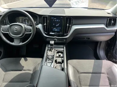 2018 Volvo XC60 T4 Momentum Edition, фото 4, лот 10837650