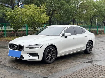 2020 Volvo S60 T4 Momentum Luxury Edition, фото 1, лот 11242980