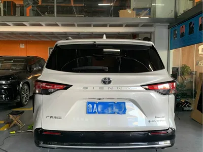 2024 Toyota Sienna 2.5L Hybrid 4WD Premium Edition, фото 2, лот 10324082