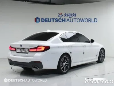 2021 BMW 5-Series 520i M Sport, фото 1, лот 10054686