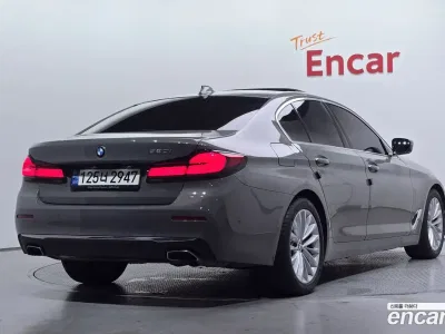 2021 BMW 5-Series 520i Luxury, фото 2, лот 11253782