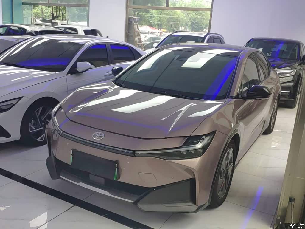 2023 Toyota bZ3 616km Long Range Premium, фото 1, лот 10671857