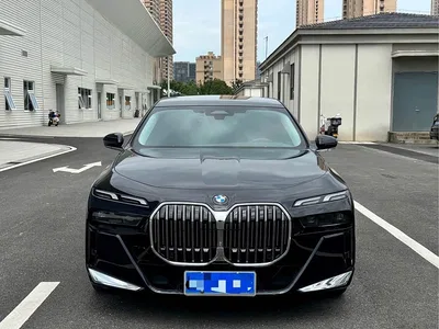 2023 BMW 7 Series Model 735Li M Sport Package, фото 2, лот 10395734