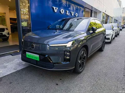 2025 Volvo XC70 Plug-in Hybrid Standard, фото 1, лот 10352347