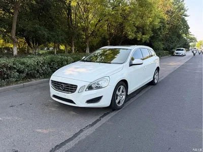 2013 Volvo V60 T5 Prestige Edition, фото 1, лот 10363304