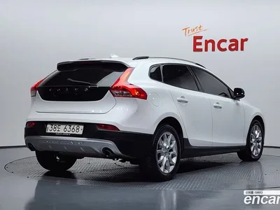 2018 Volvo V40 D3, фото 2, лот 10128792
