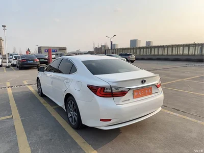2015 Lexus ES 300h Comfort Edition, фото 4, лот 10316341
